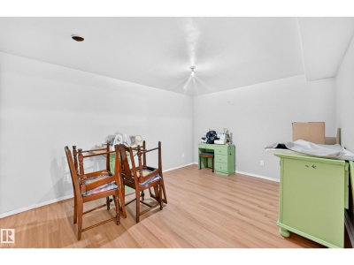 14029 30 ST | Edmonton Alberta | Slide Image Thirty-six