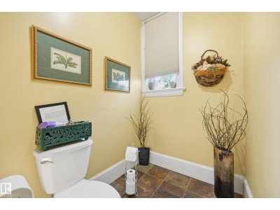 8520 104 ST | Edmonton Alberta | Slide Image Thirty-three