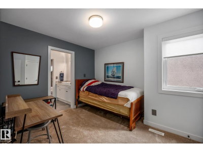 14221 101 AV | Edmonton Alberta | Slide Image Forty