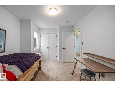 14221 101 AV | Edmonton Alberta | Slide Image Forty-one