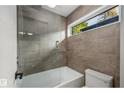 14221 101 AV | Edmonton Alberta | Slide Image Forty-three