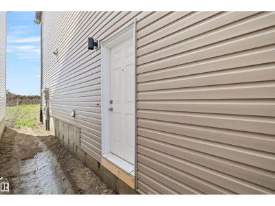 18923 28 AV | Edmonton Alberta | Slide Image Forty-two