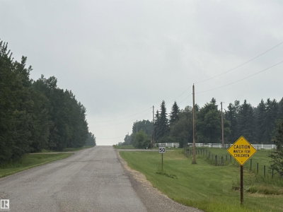 40 RGE ROAD 12 | Rural Parkland County Alberta | Slide Image Sixteen