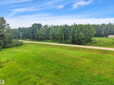 40 RGE ROAD 12 | Rural Parkland County Alberta | Slide Image Six