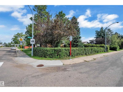 8803 68A ST | Edmonton Alberta | Slide Image Twelve