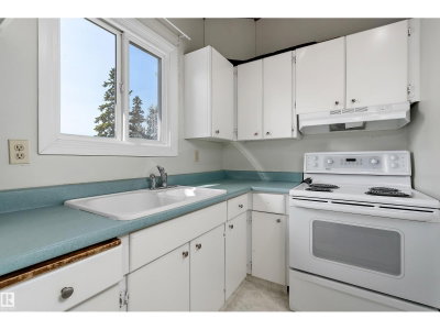 33 NORTHWOODS VG | Edmonton Alberta | Slide Image Nine