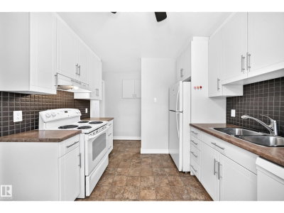 7307 76 ST | Edmonton Alberta | Slide Image Six