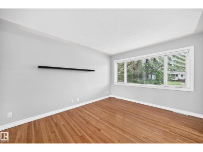 7307 76 ST | Edmonton Alberta | Slide Image Nine