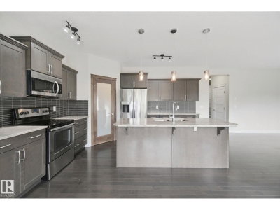 51 VIVIAN WY | Spruce Grove Alberta | Slide Image Eight