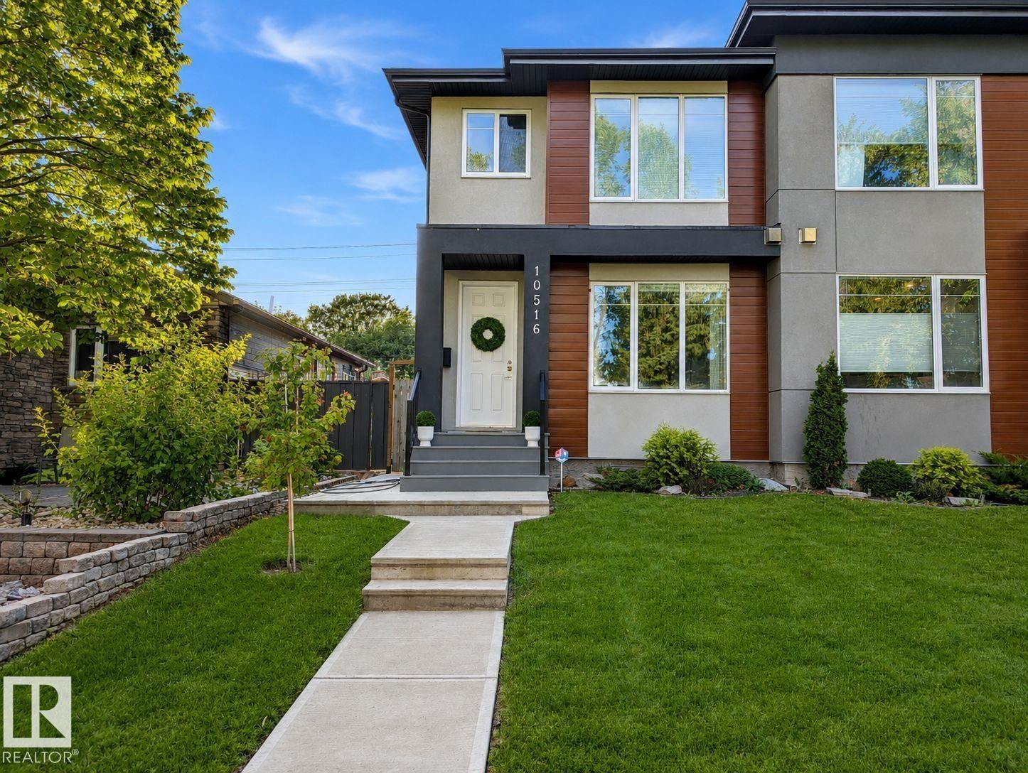 10516 76 ST, Edmonton, Alberta T6A 3B3
