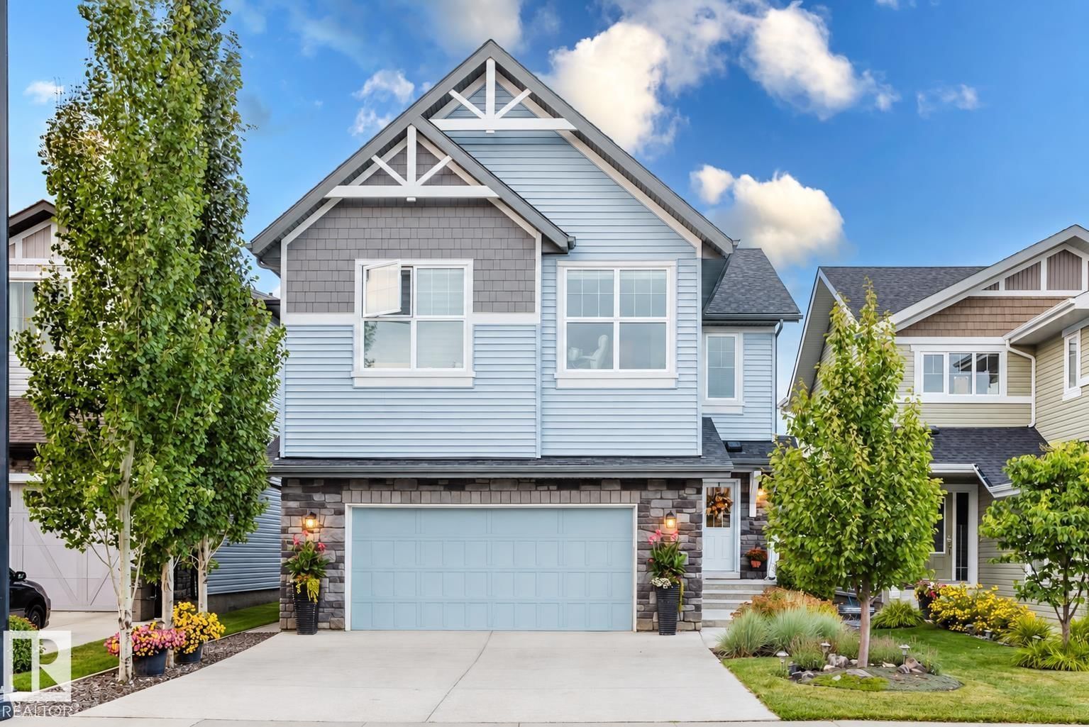 15820 15 AV, Edmonton, Alberta T6W 3E6