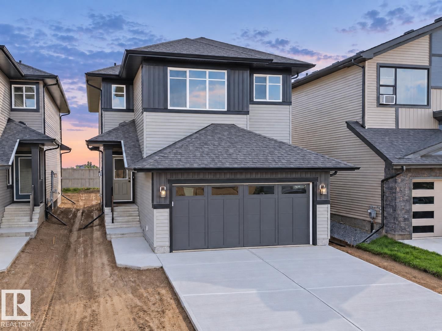 8921 223A ST, Edmonton, Alberta T5T 7X2