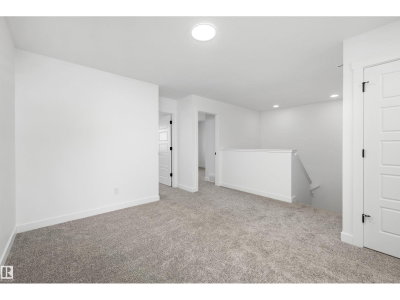 19111 20 AV | Edmonton Alberta | Slide Image Twenty-two
