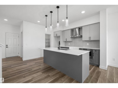 19111 20 AV | Edmonton Alberta | Slide Image Six