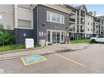 236 HOOKE RD | Edmonton Alberta | Slide Image Two