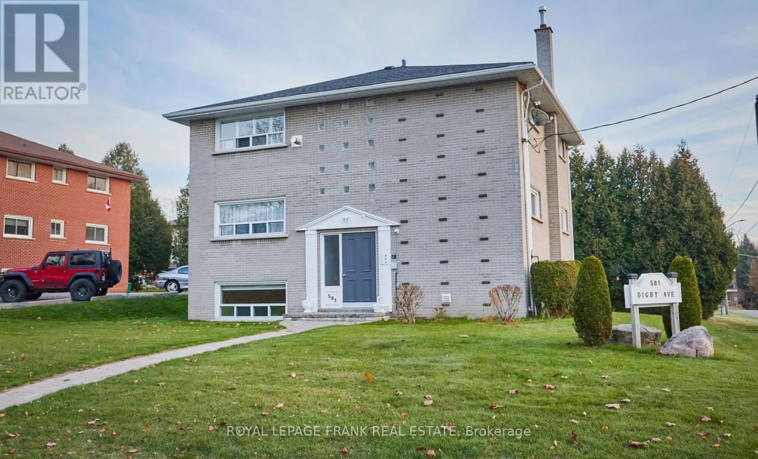 581 DIGBY AVENUE Image 7