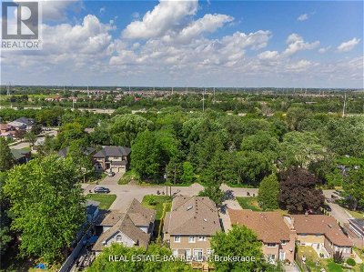 Image #1 of Commercial for Sale at 18 Willowlea Dr, Toronto, Ontario