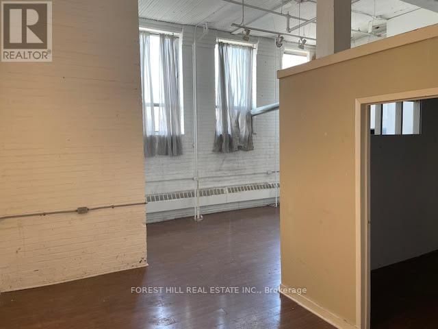 200 - 9 DAVIES AVENUE Image 2