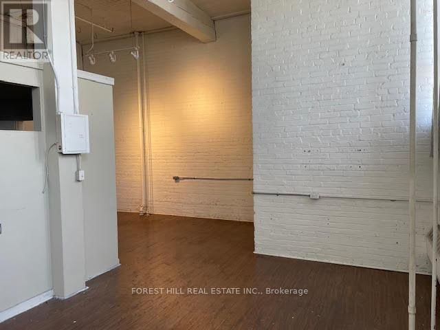 200 - 9 DAVIES AVENUE Image 4