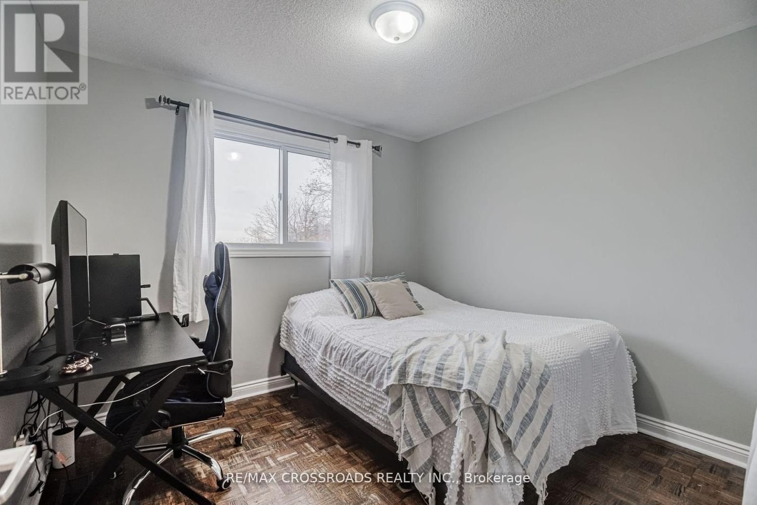 119 LAWRENCE CRES Image 22
