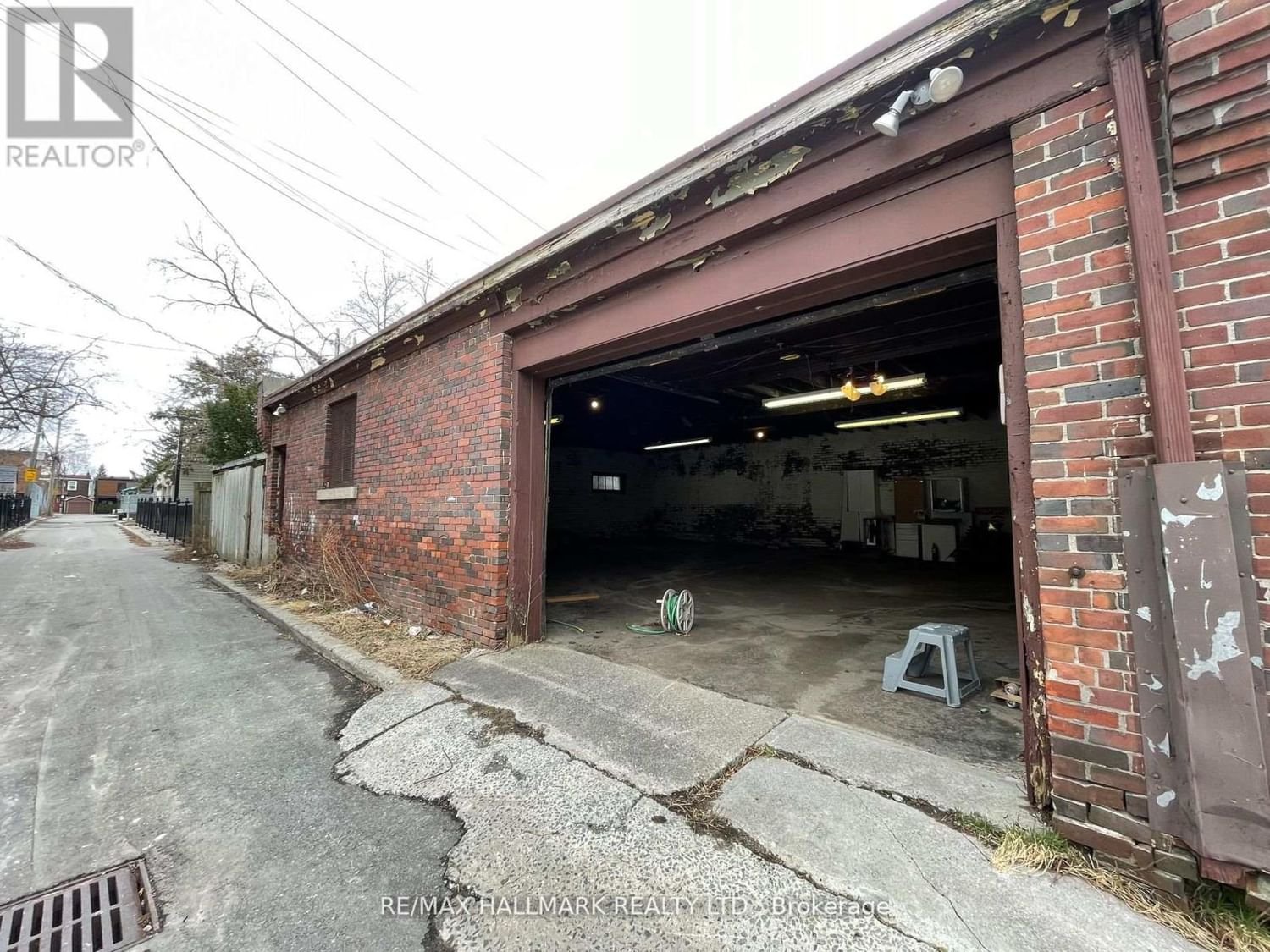 #REAR -194R CHATHAM AVE Image 5