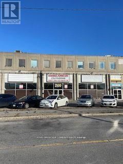 2 - 2500 LAWRENCE AVENUE E Image 2