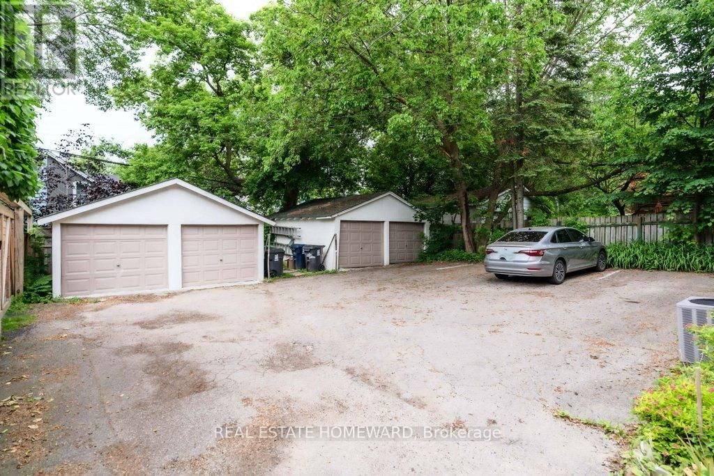 52 HERBERT AVENUE Image 32