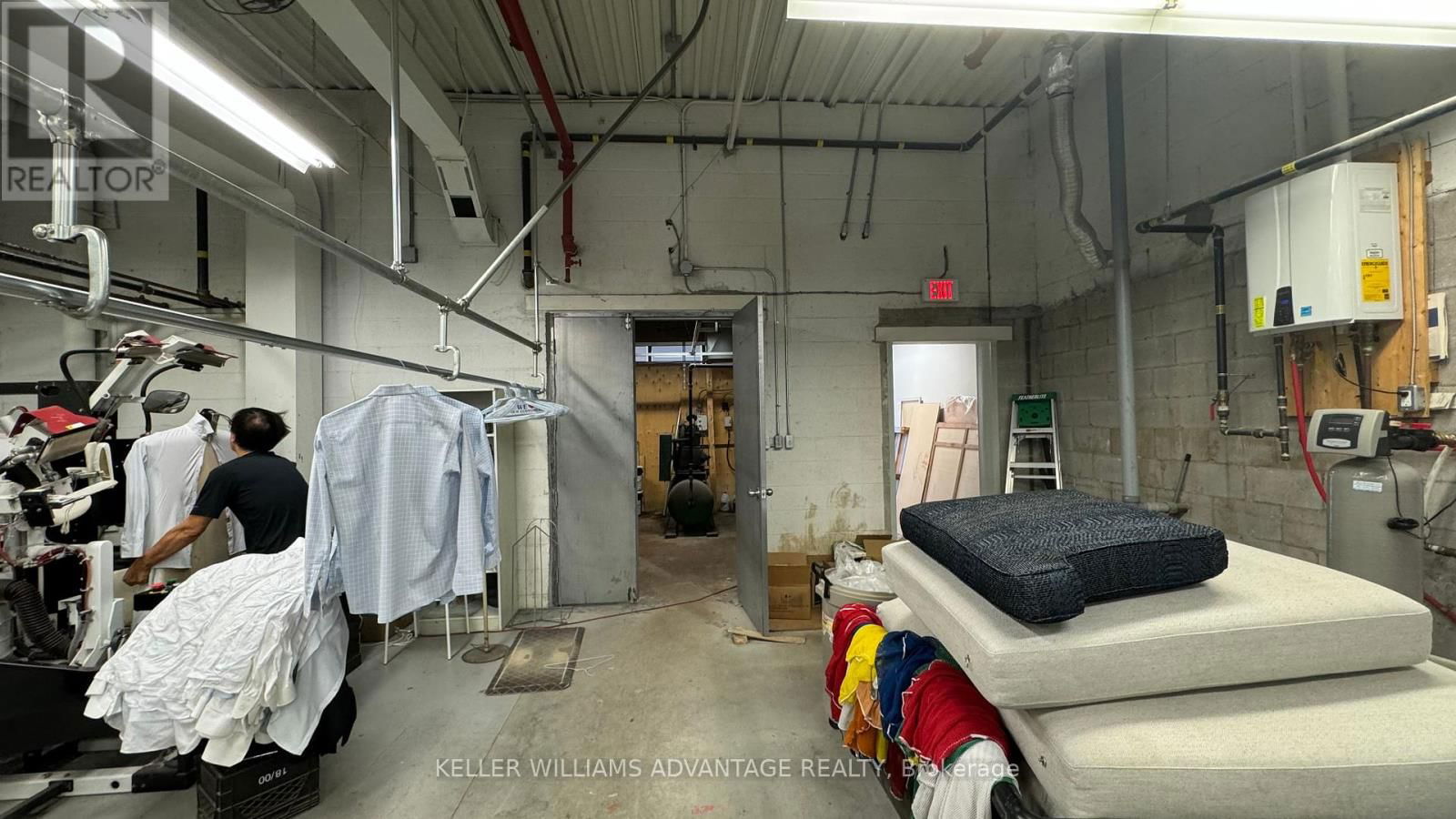 6 - 1680 MIDLAND AVENUE Image 3