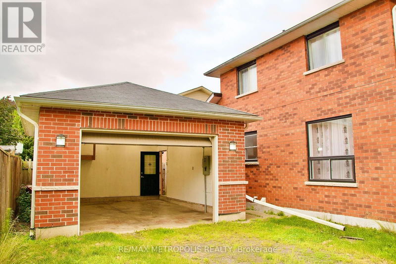 1405 Manitou Drive  Oshawa (Samac), L1G7R2 | Image 35