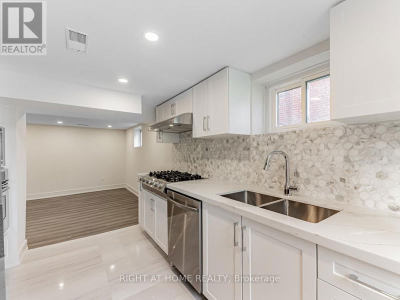 141 Tower Drive  Toronto (Wexford-Maryvale), M1R3P6 | Image 17