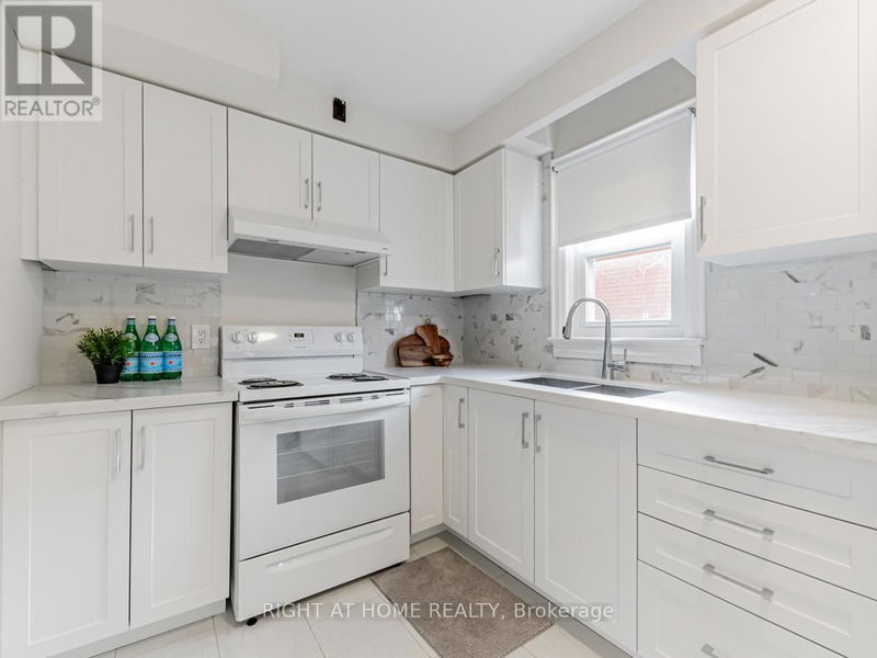 141 Tower Drive  Toronto (Wexford-Maryvale), M1R3P6 | Image 7