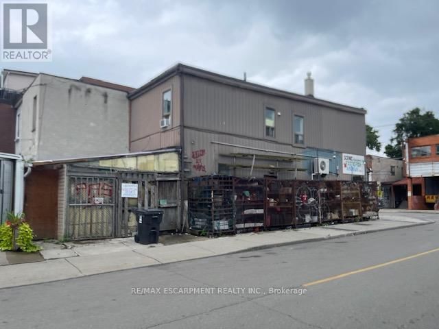 673 GERRARD STREET E Image 4