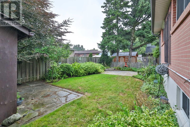 818 Sanok Drive  Pickering (West Shore), L1W2R2 | Image 27