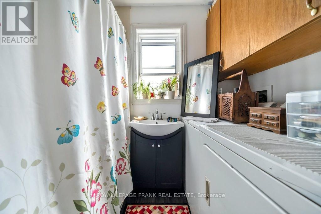 1511 DUFFERIN STREET Image 14