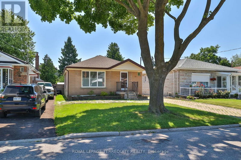 13 Bardwell Crescent  Toronto (Wexford-Maryvale), M1R1E1 | Image 2