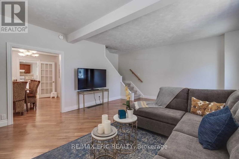 26 Whiting Avenue  Oshawa (Lakeview), L1H3T3 | Image 11