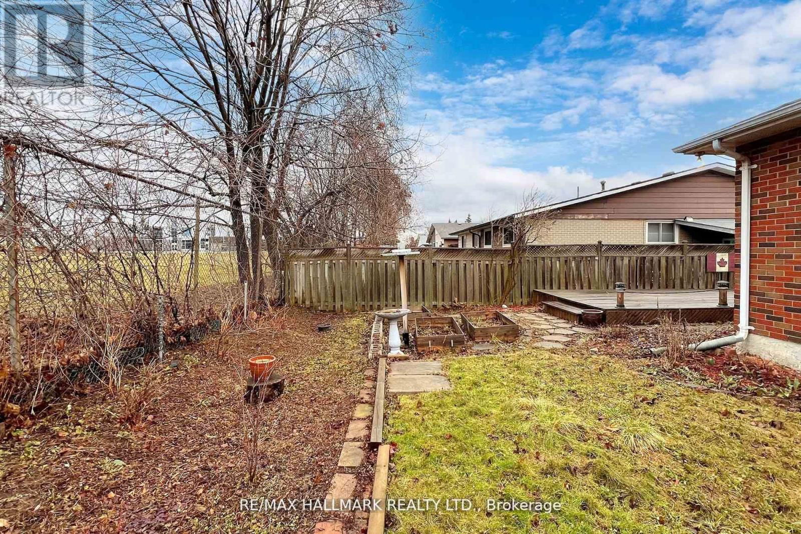 764 HILLCREST ROAD Image 39