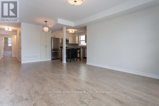 6 Casci Avenue  Toronto (Woodbine Corridor), M4L2K3 | Image 2