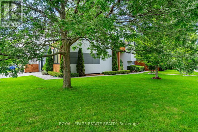 1 Hunt Club Drive  Toronto (Birchcliffe-Cliffside), M1N2W6 | Image 2