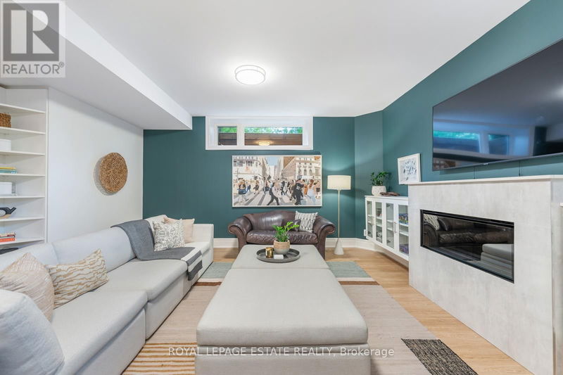 1 Hunt Club Drive  Toronto (Birchcliffe-Cliffside), M1N2W6 | Image 29