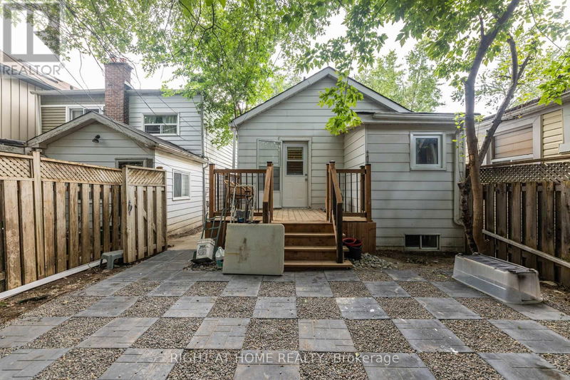 229 Craven Road  Toronto (Greenwood-Coxwell), M4L2Z5 | Image 23