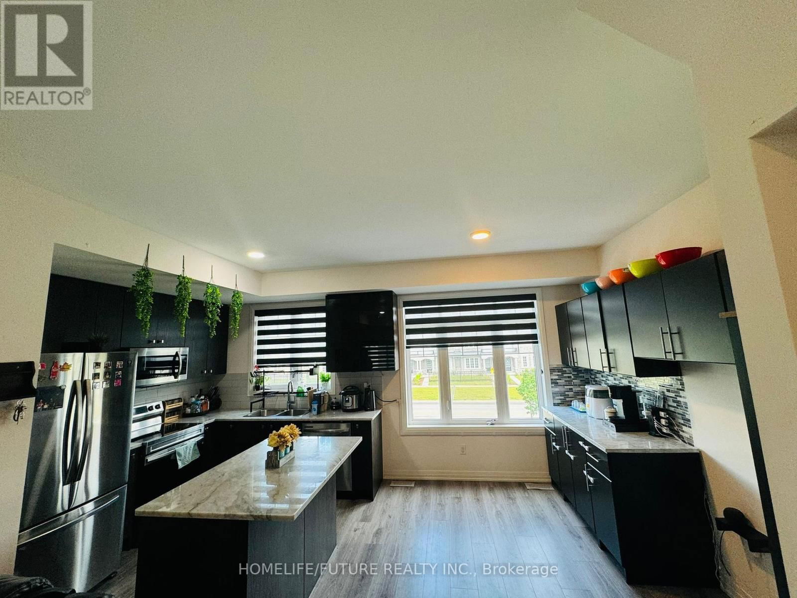 70 AMBEREEN PLACE Image 30