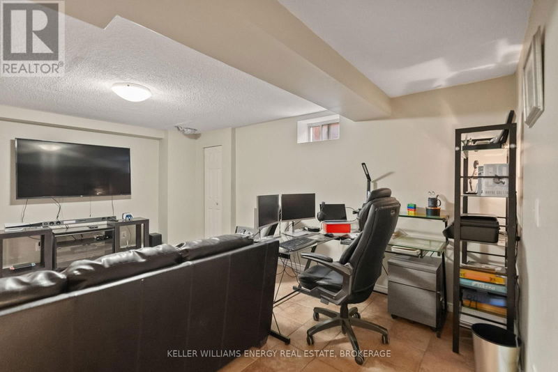 1790 Badgley Drive  Oshawa (Taunton), L1K0H5 | Image 35