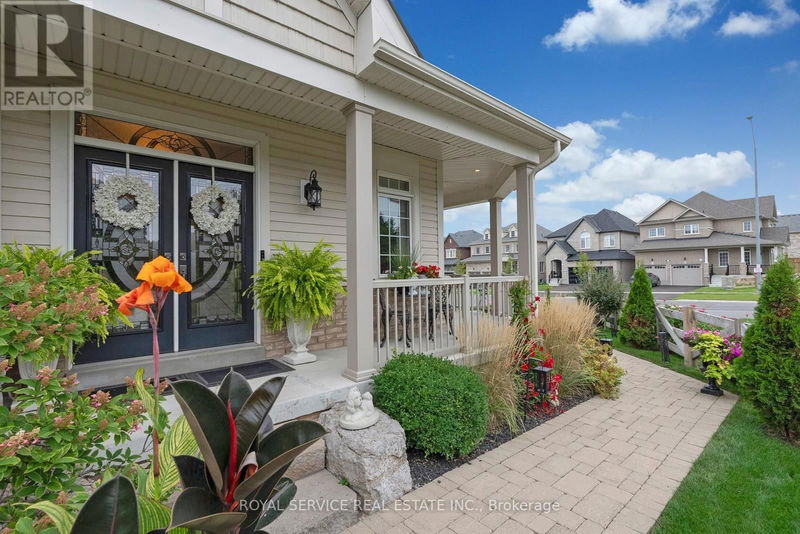 2 Northglen Drive  Clarington (Bowmanville), L1C0N7 | Image 2