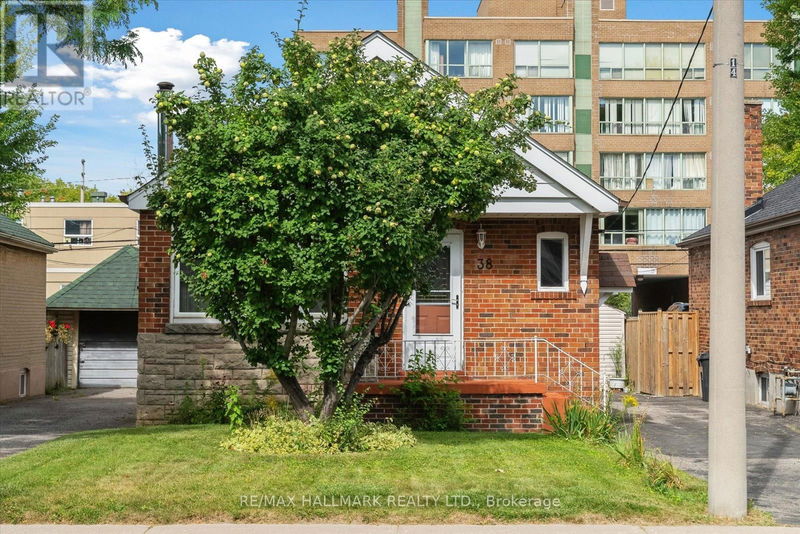 38 Westview Boulevard  Toronto (O'Connor-Parkview), M4B3H8 | Image 1