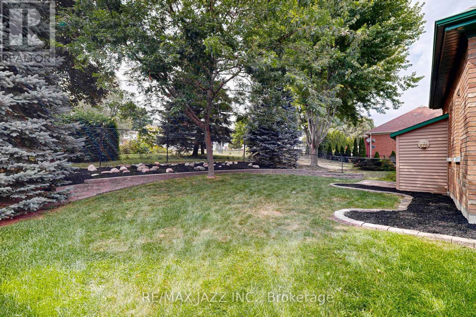 28 PINE COURT Image 36