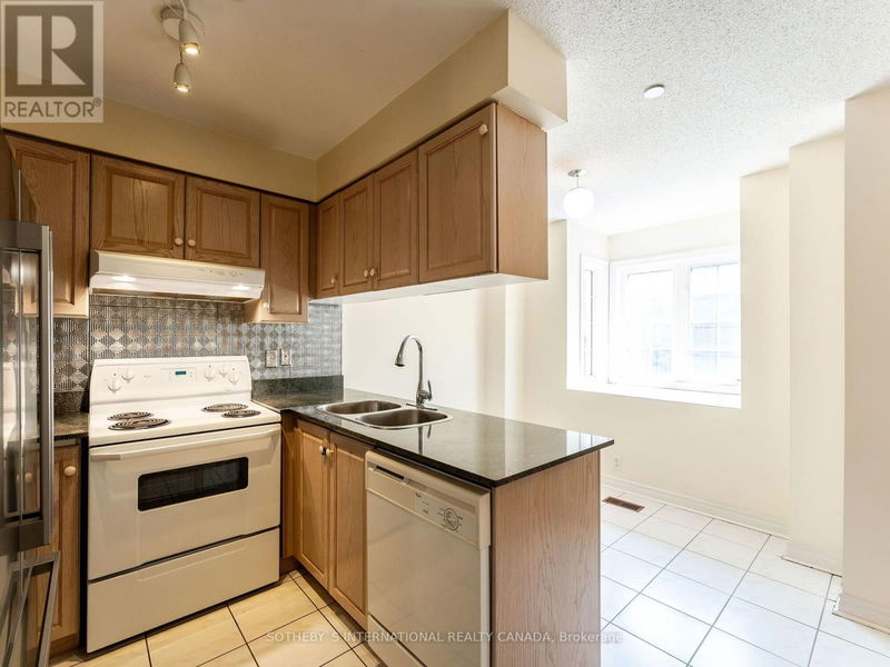 12 Dorothy Bullen Place  Toronto (Greenwood-Coxwell), M4L3X8 | Image 5