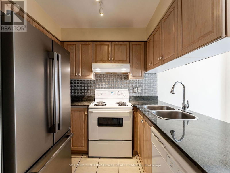 12 Dorothy Bullen Place  Toronto (Greenwood-Coxwell), M4L3X8 | Image 6