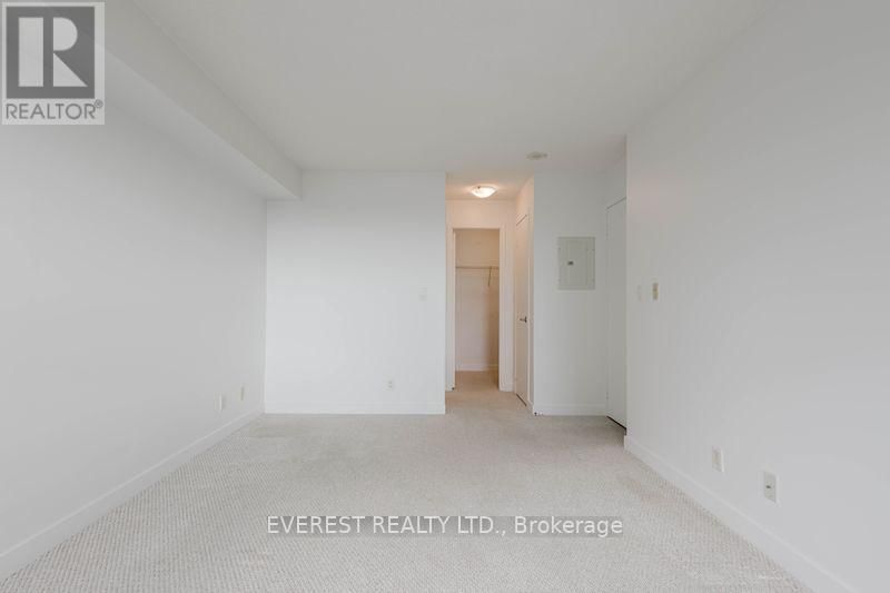 1609 - 36 LEE CENTRE DRIVE Image 20