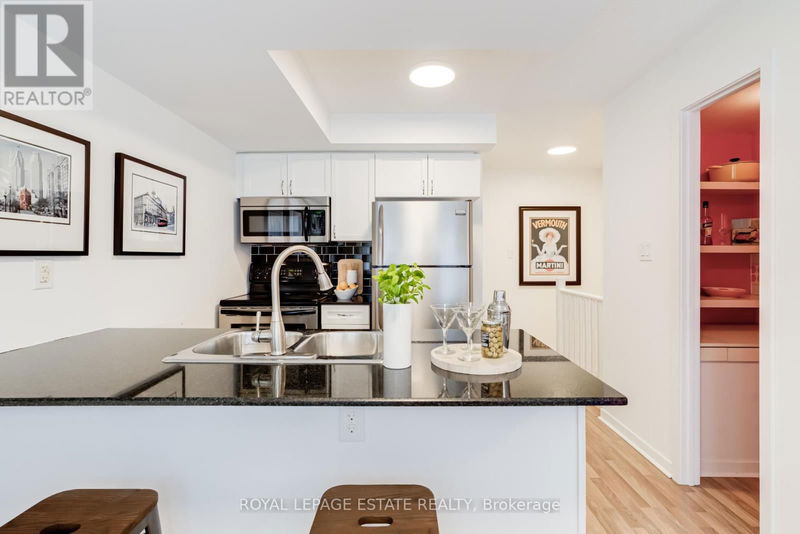  Unit #3 - 8 Florence Wyle Lane  Toronto (South Riverdale), M4M3E7 | Image 11